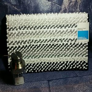 NWT Memory Foam Bathmat and soap pump